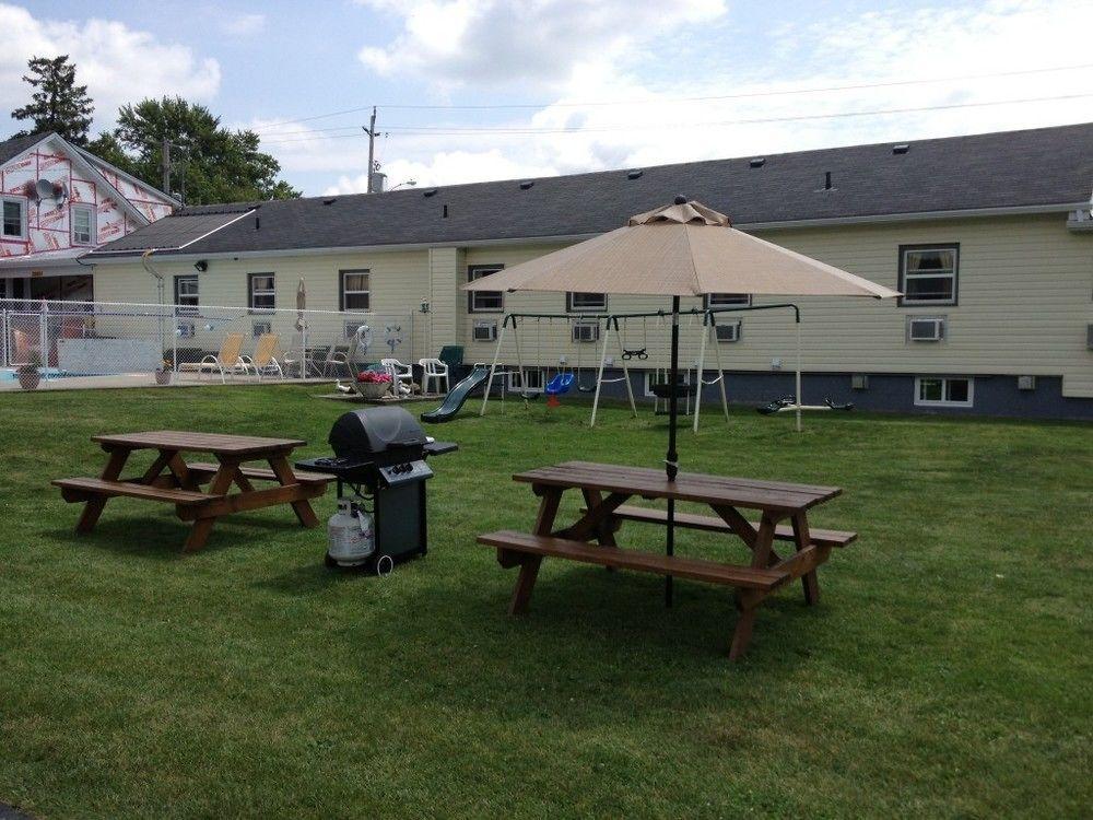Fox Motor Inn Greater Napanee Exterior foto